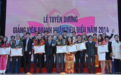 Tuyên dương các giảng viên doanh nhân tiêu biểu năm 2014 - ảnh 1